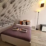 Lux Modern *